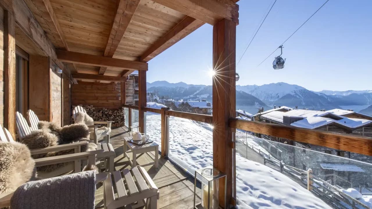 Panoramic Chalet next to the Ski Lifts photo 3