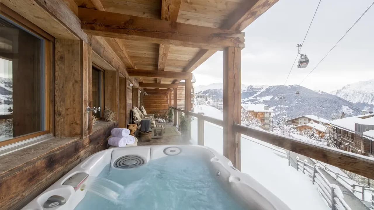 Panoramic Chalet next to the Ski Lifts photo 5