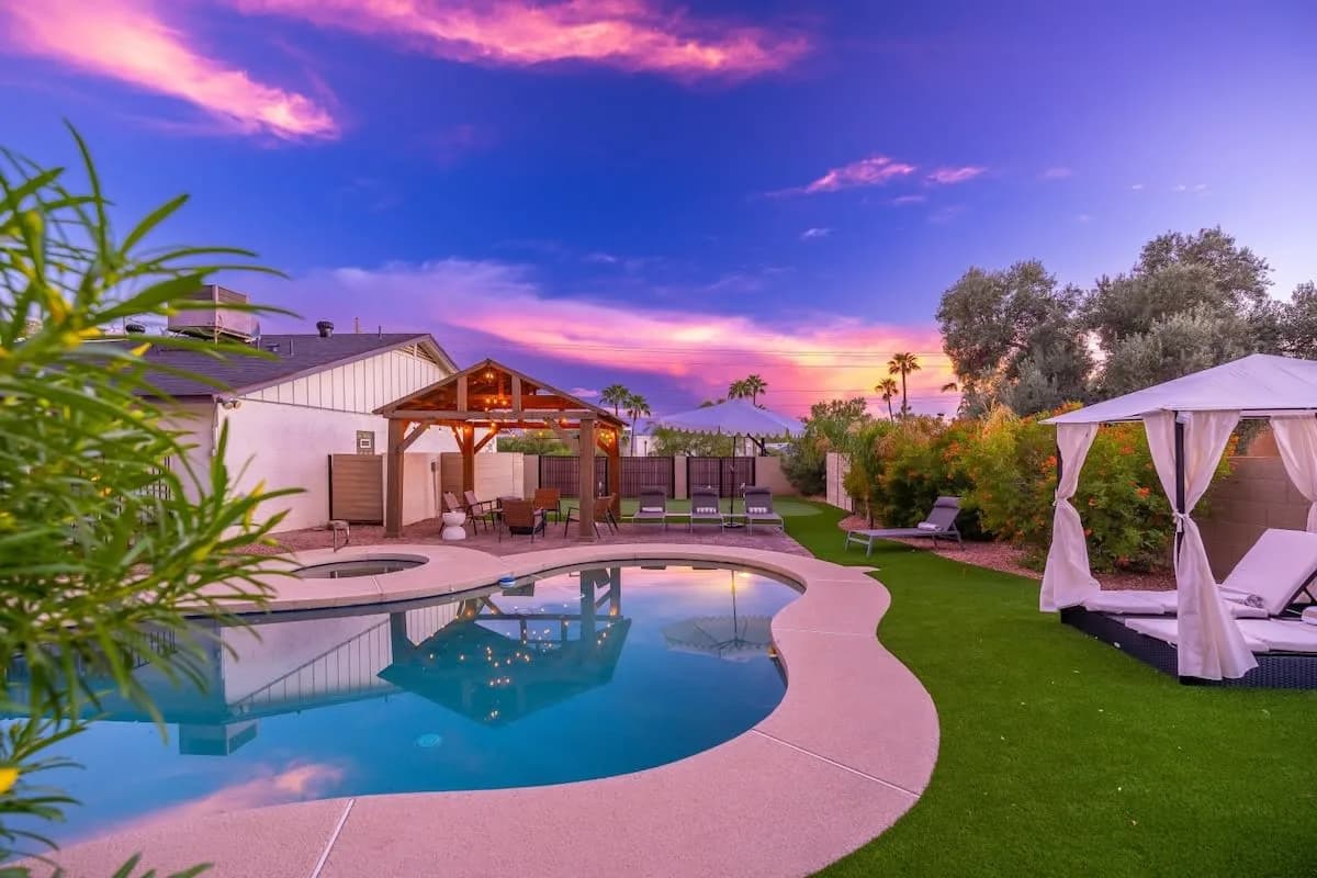 Luxury Pool Oasis in Scottsdale photo 3