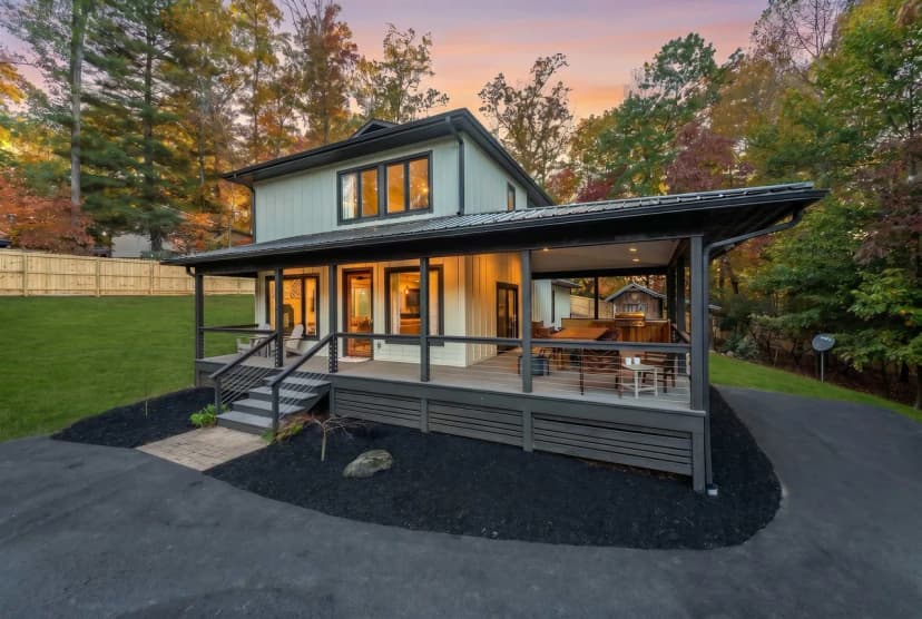 Near Asheville! Hot Tub~Fire Pit~BBQ