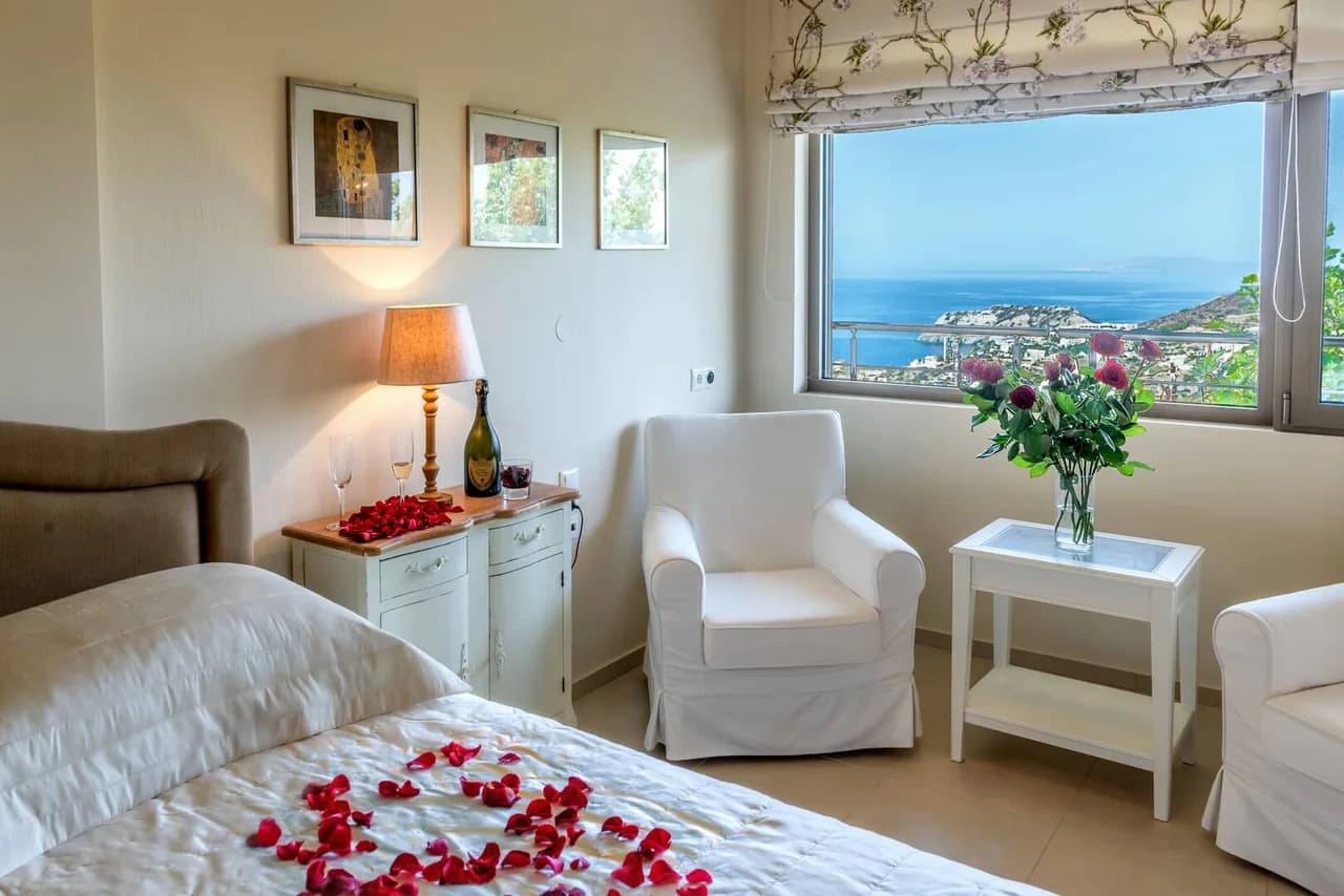 Beautiful villa nestled in the heart of Heraklion photo 2