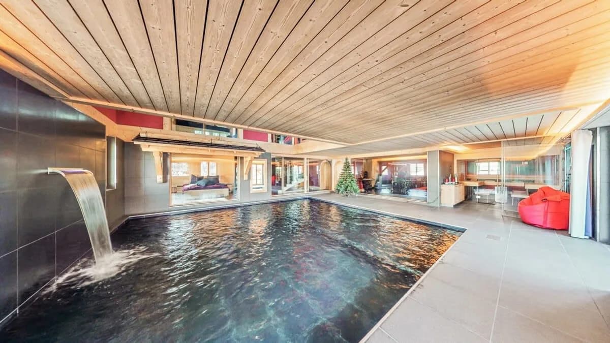 Beautiful Modern Chalet in the Nature Gstaad  Region photo 3