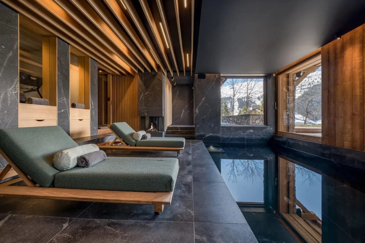 Ski-in/ski-out Astonishing Alpine Chalet