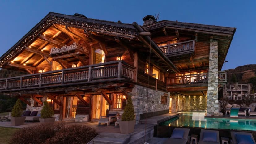Superb Villa in an Exclusive Area