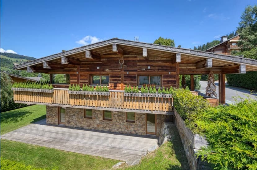 Beautiful Alpine Chalet with magnificent surroundings