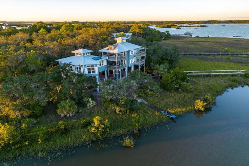 3 Story Haven! Fire Pit+kayaks~updated~360 Views!