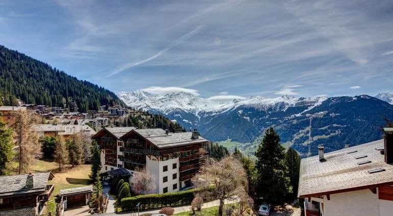 Comfortable Apartment with Great Mountain Views