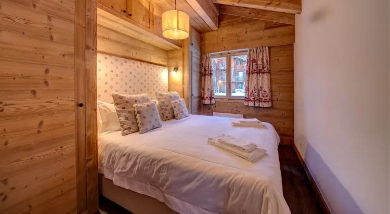 Cozy Top-Floor Apartment With Amazing Views photo 4