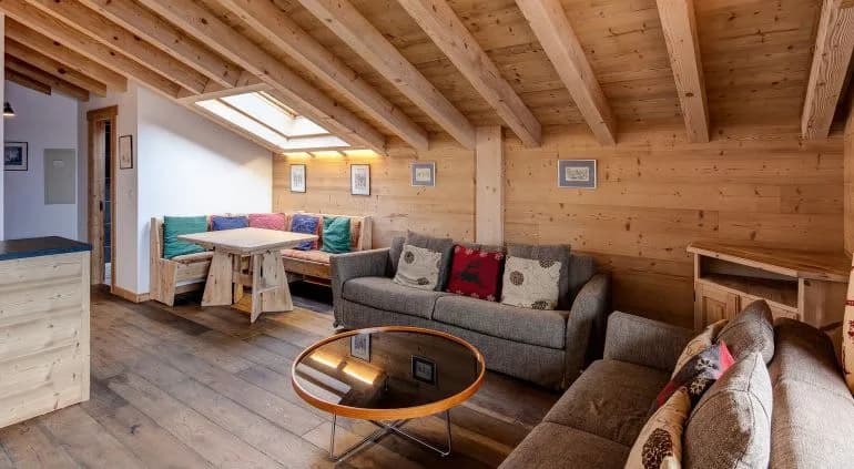 Cozy Top-Floor Apartment With Amazing Views photo 5