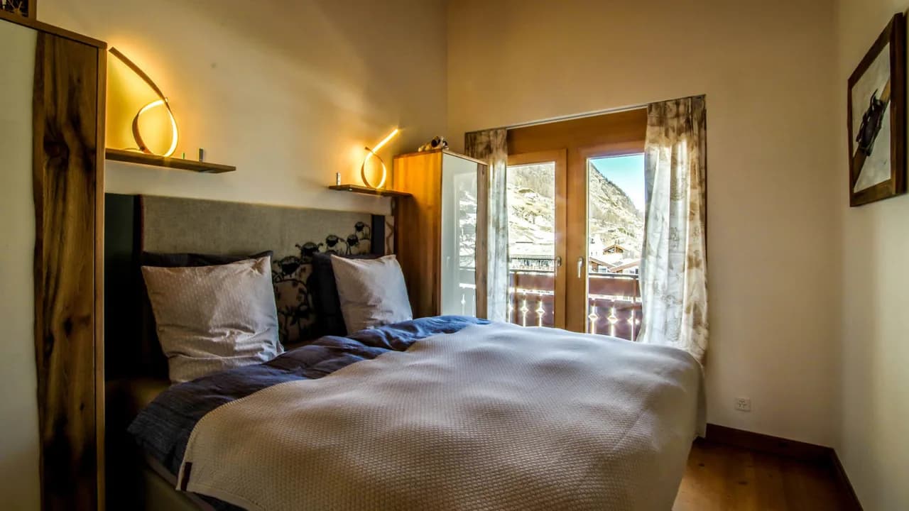 Elegant Penthouse in the Heart of Zermatt photo 3