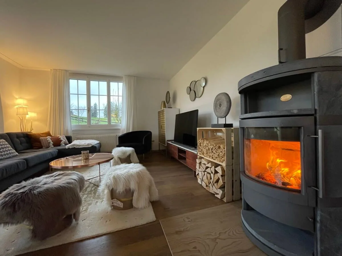 Lovely 4 Bedroom Chalet Great for Ski Holiday photo 2