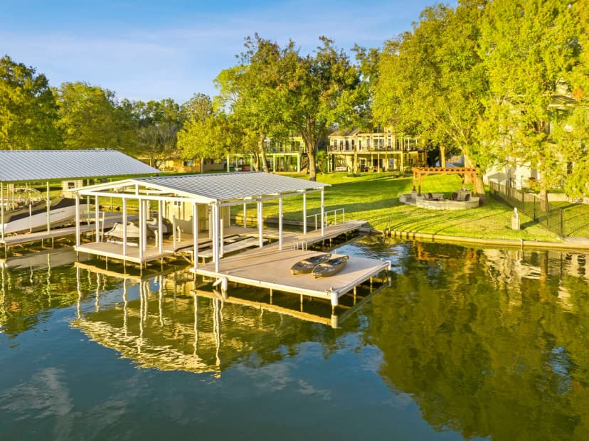 Stylish Four Bedroom Villa in Austin