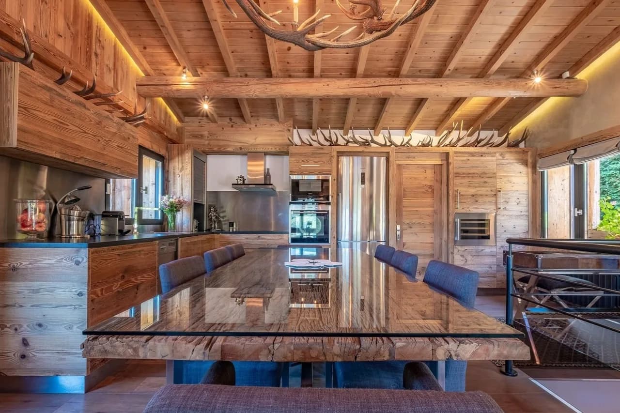 Elegant mountain chalet with outdoor jacuzzi photo 2