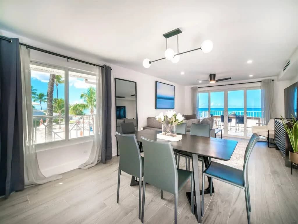 Beachfront Three Bedroom Condo in Cayman photo 4