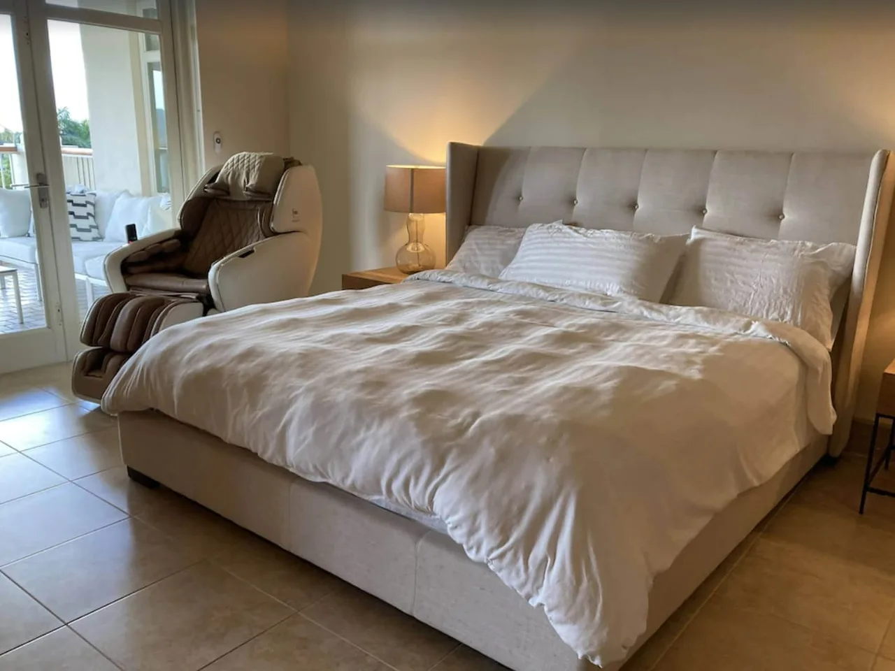 Spacious Retreat with Beautiful Views photo 3