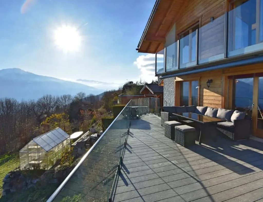 Chalet with Breathtaking Valley View