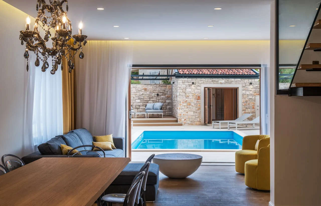 Luxurious 4 Star Villa with Stunning Sea View photo 2