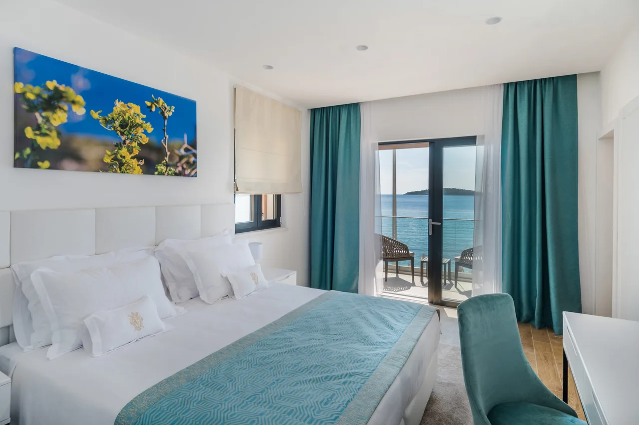 Luxurious 4 Star Villa with Stunning Sea View photo 3