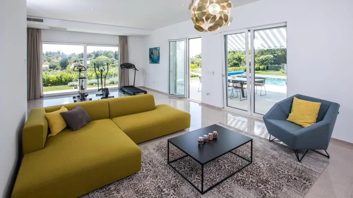 Magnificent Villa with Barbecue and Heated Pool photo 2