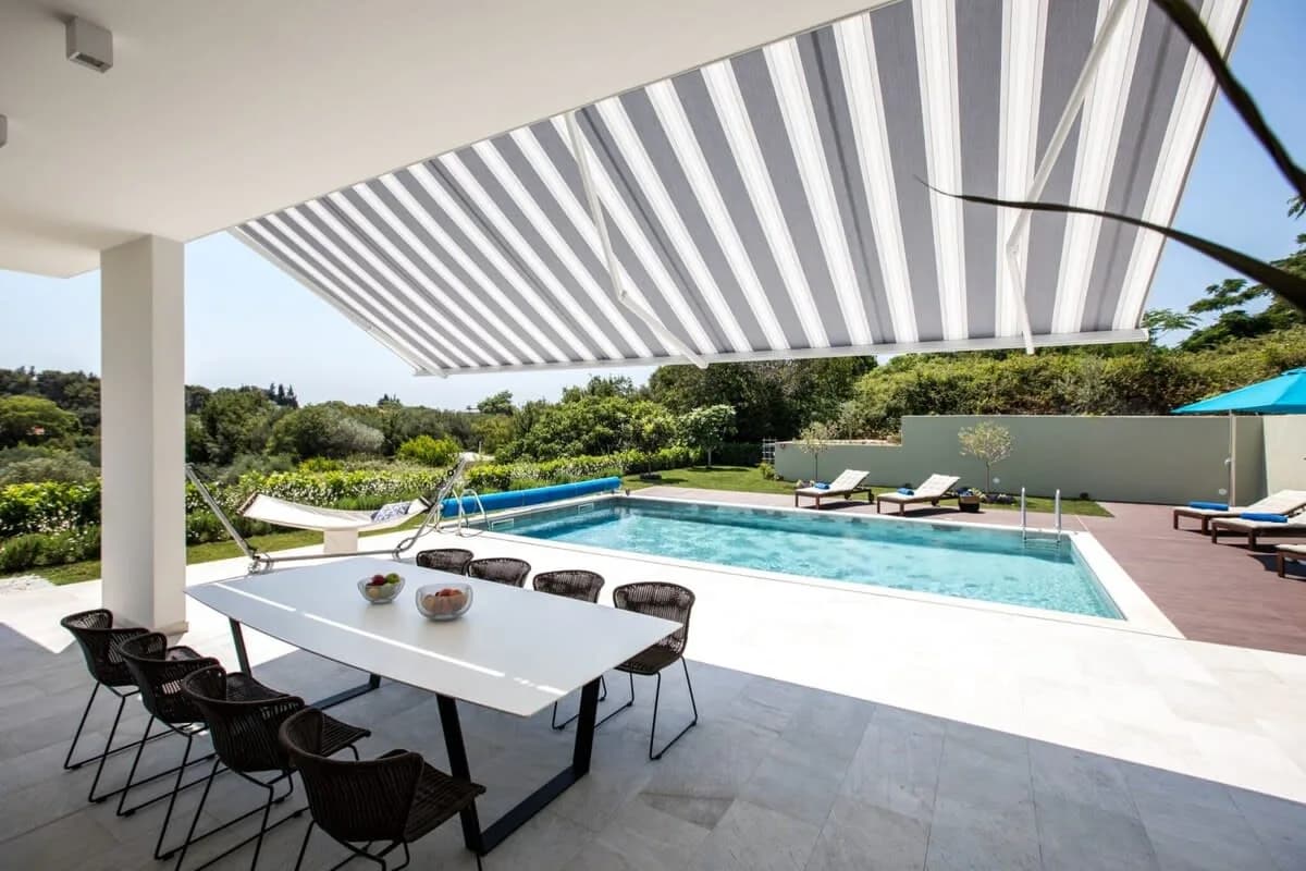 Magnificent Villa with Barbecue and Heated Pool photo 4