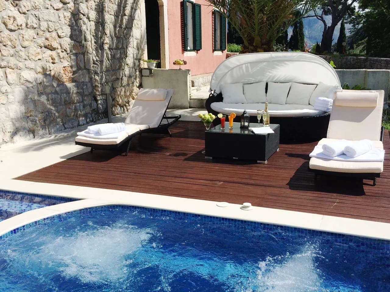 Luxury Villa with  Swimming Pool and Jacuzzi photo 5