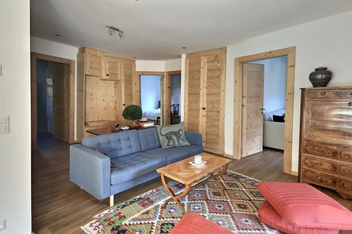 Elegant Apartment with Panoramic Valley View photo 2
