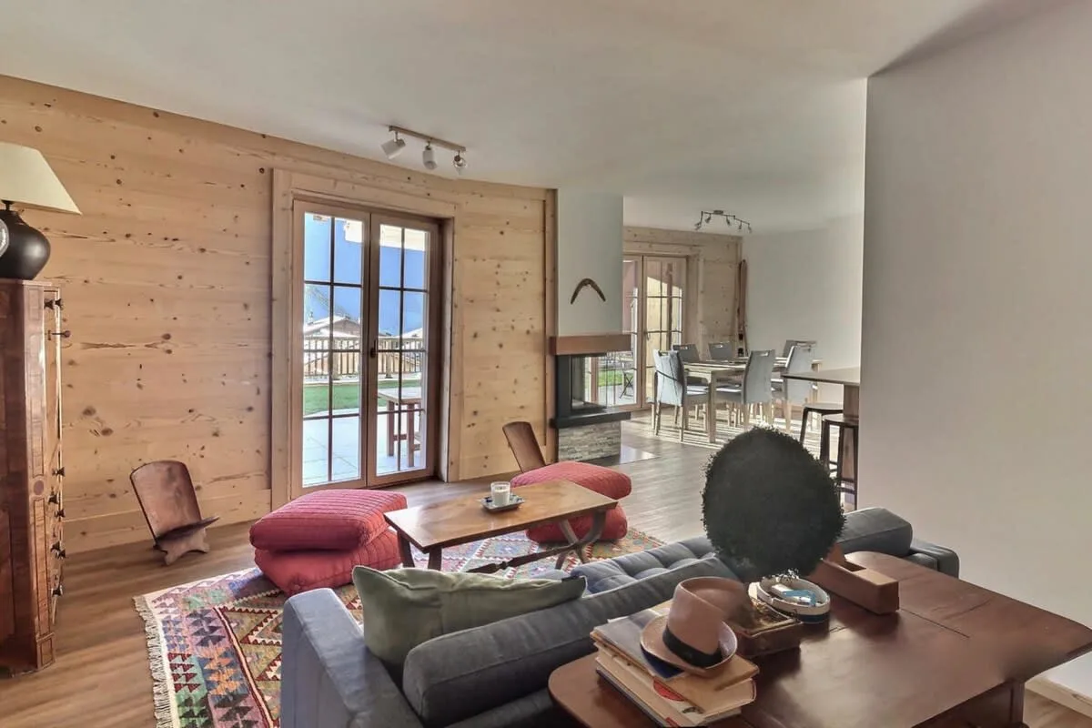 Elegant Apartment with Panoramic Valley View photo 3