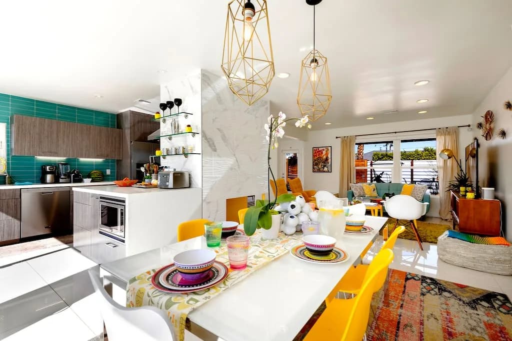 Resort-Style Pool Home in Palm Springs photo 4