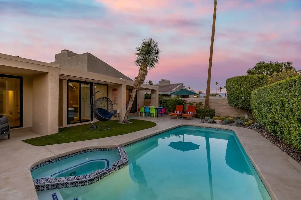 Contemporary Pool Villa in Palm Springs California