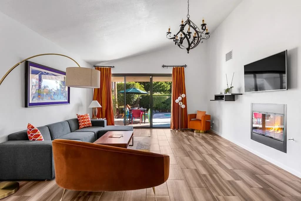 Contemporary Pool Villa in Palm Springs California photo 2