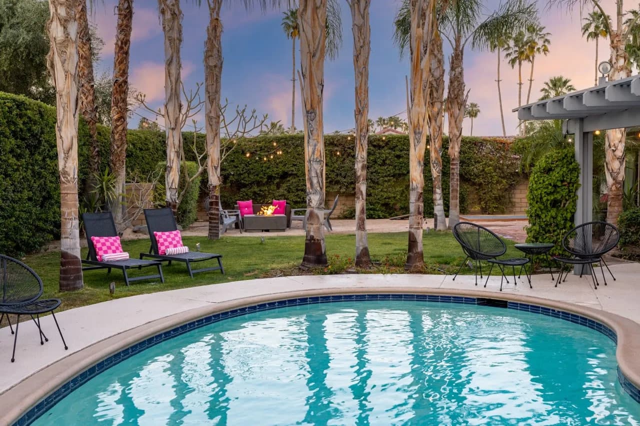 Modern Poolside Villa in Palm Springs, California