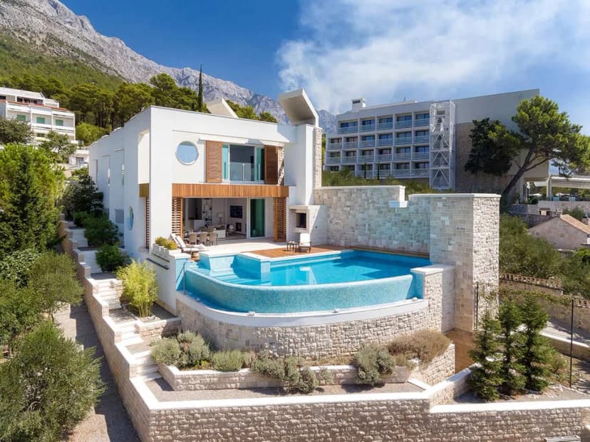Beachfront Villa on the Beautiful Dalmatian Coast