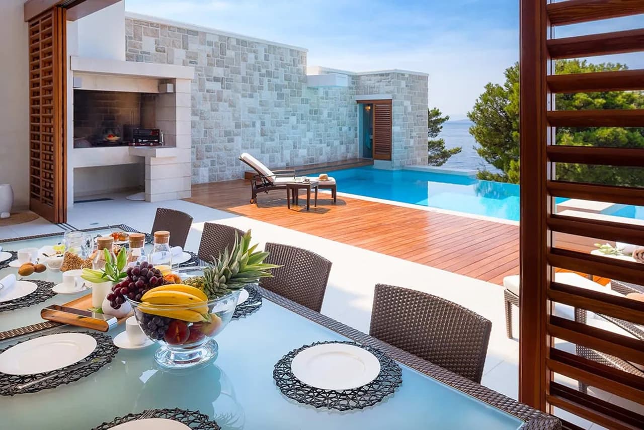 Beachfront Villa on the Beautiful Dalmatian Coast photo 4