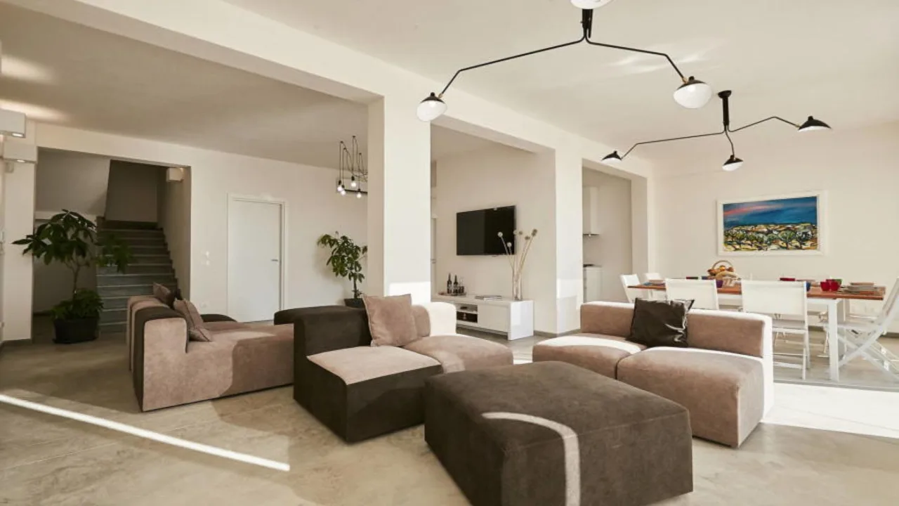 Stylish Villa with Panoramic Views photo 2