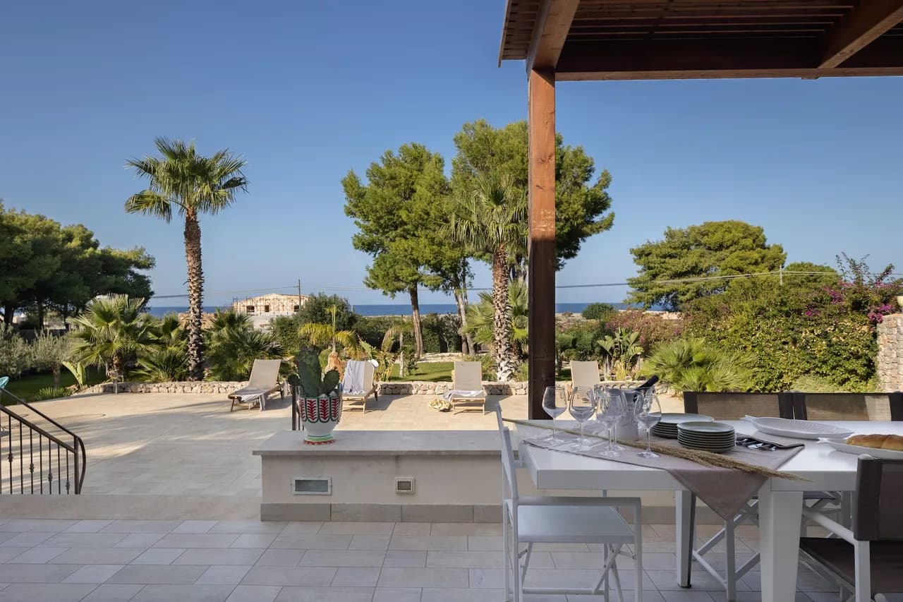 Rare Villa Close to the Beach photo 2