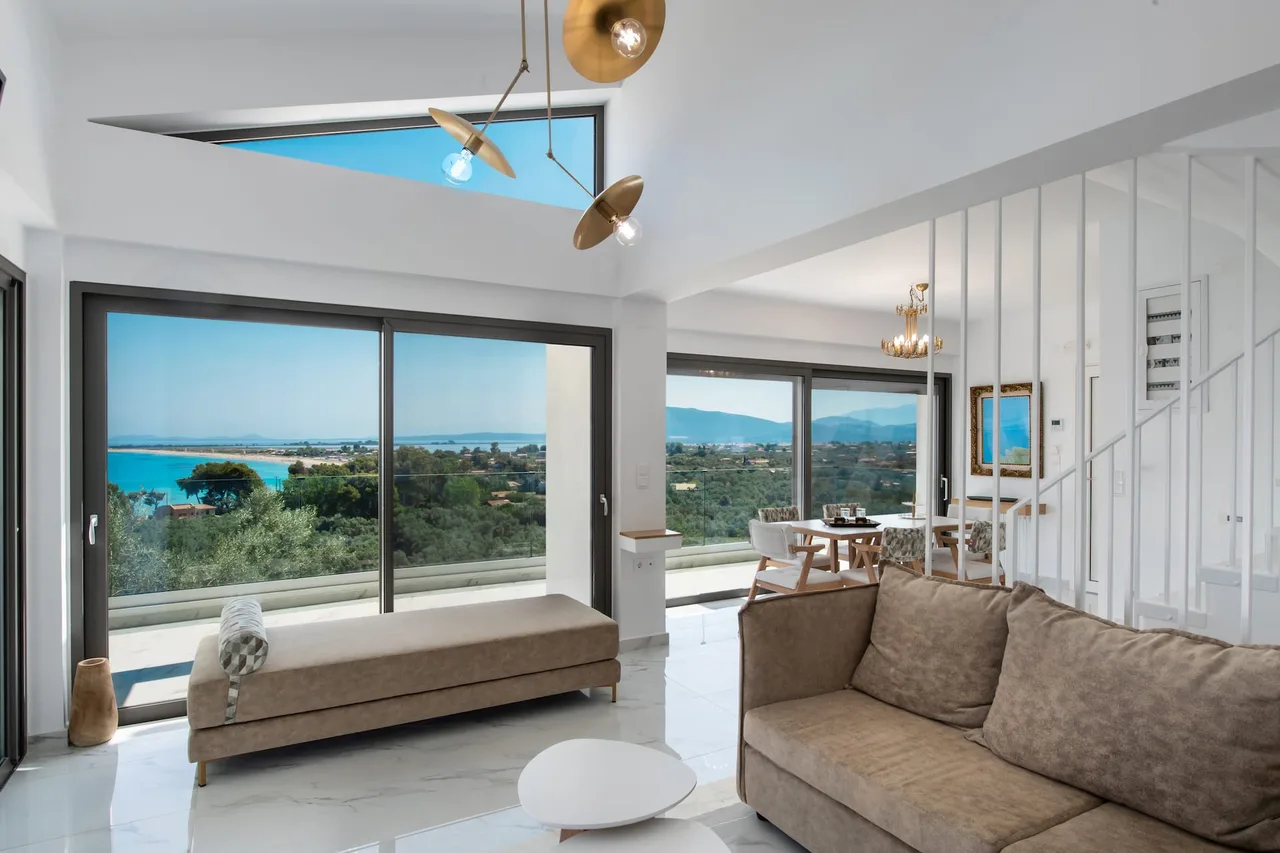 Impressive Villa located on Mountainside photo 4