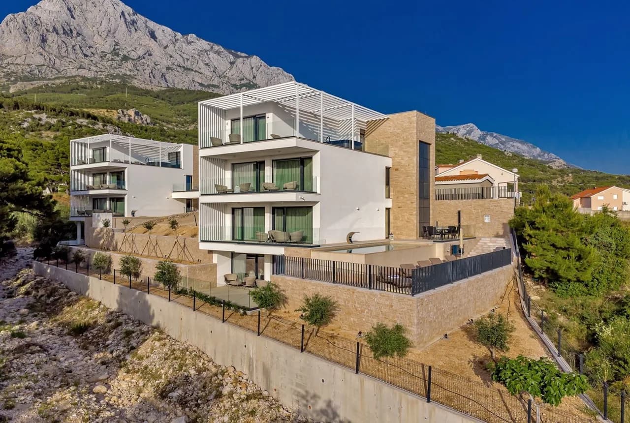 Luxury Villa with Modern Gym photo 2