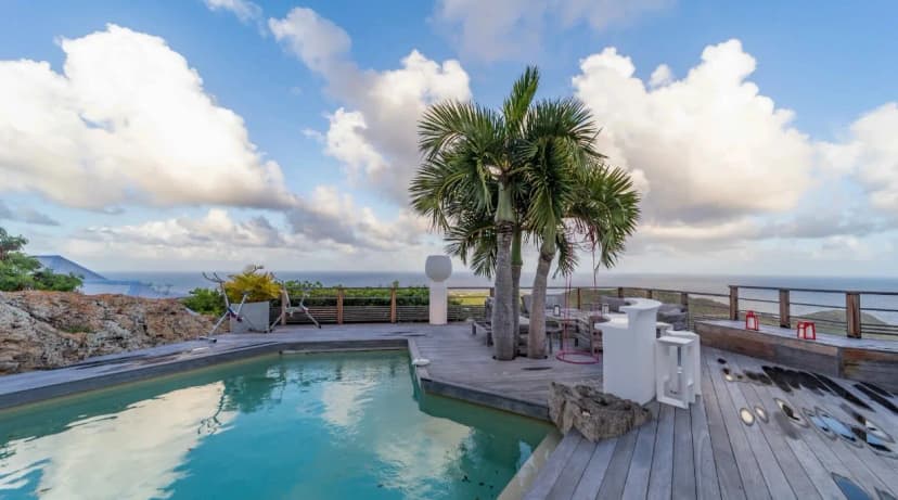 Magnificent 4 BR Villa Located on Deve Heights