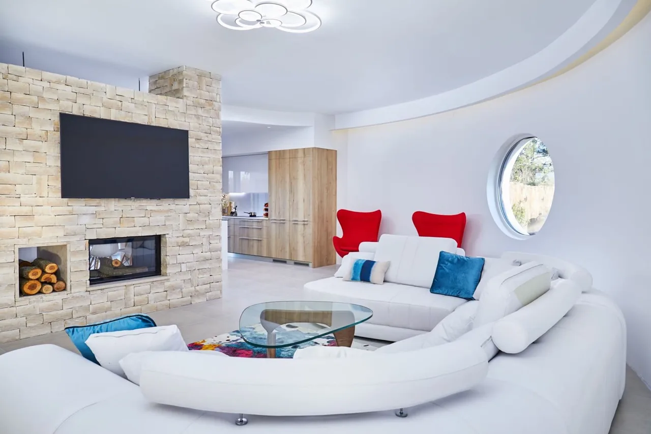 Beautiful Villa in a Spacious Estate photo 3