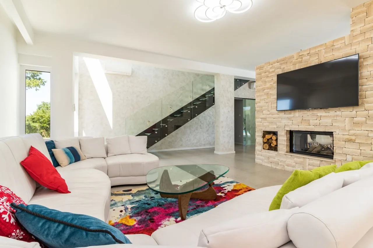 Beautiful Villa in a Spacious Estate photo 4