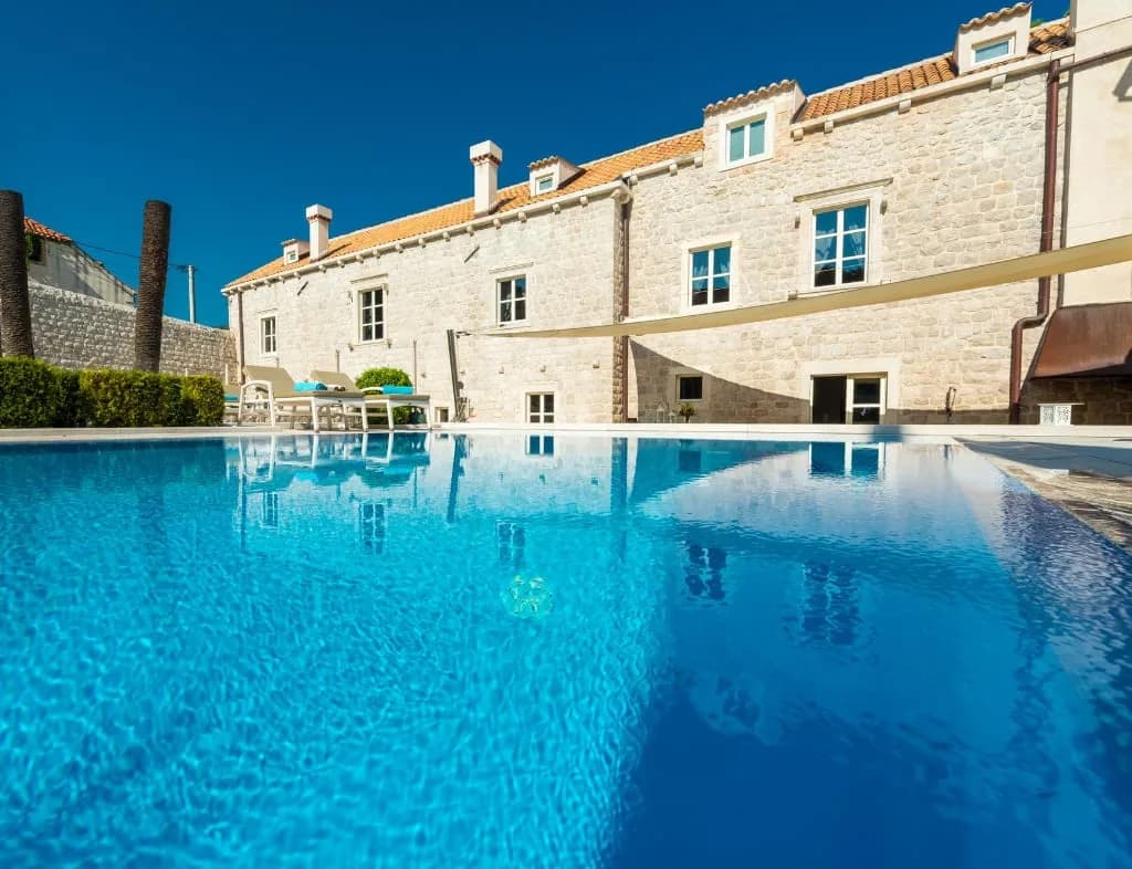 Exceptional Private Estate With Swimming Pool