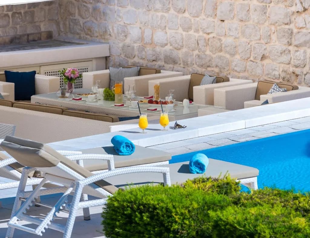 Exceptional Private Estate With Swimming Pool photo 4
