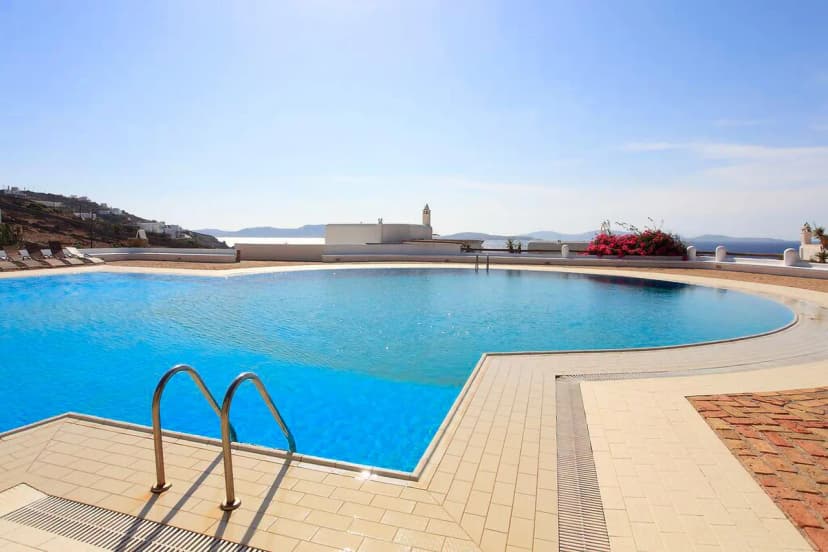 Grand villa near Ornos beach