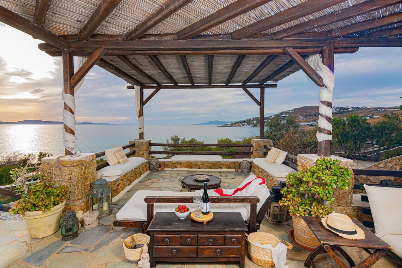 Grand villa near Ornos beach photo 4
