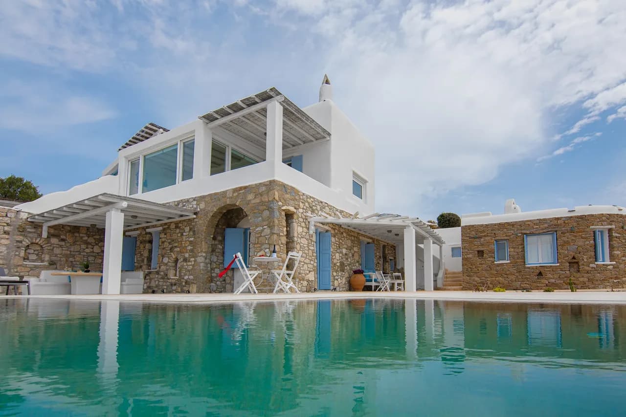 Elegant Greek villa with private pool