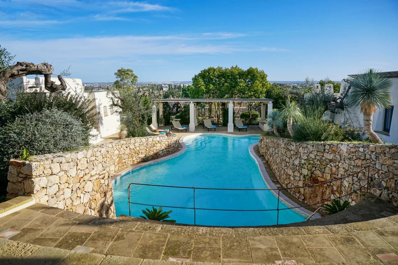 Grand Magnificent Villa With Pool photo 4