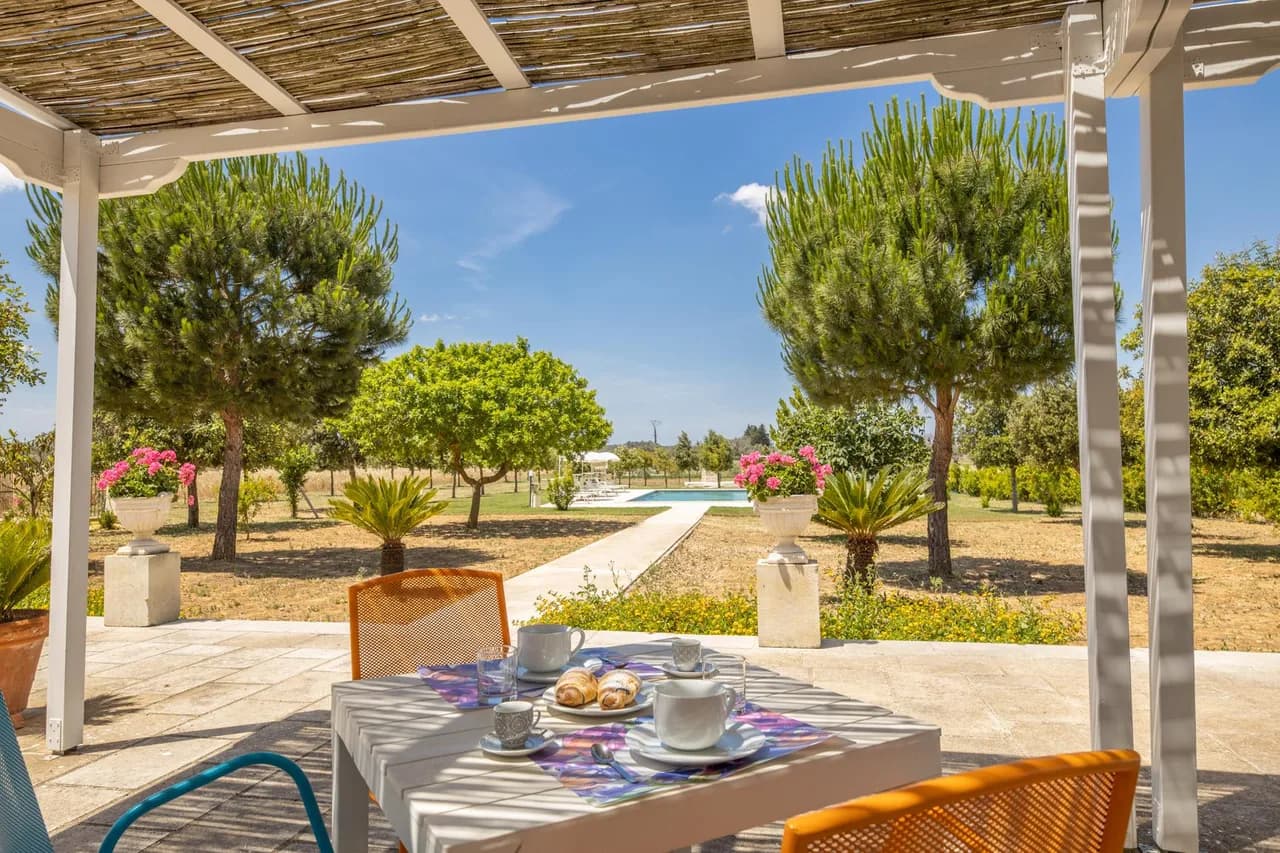 Beautiful Italian Villa With Pool and Garden photo 2