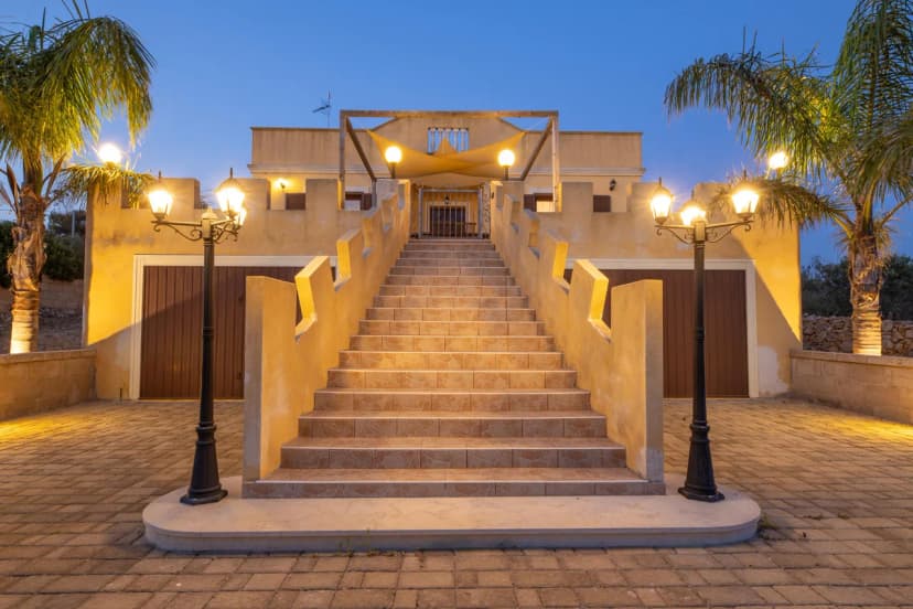 Beautiful Villa with Traditional Design