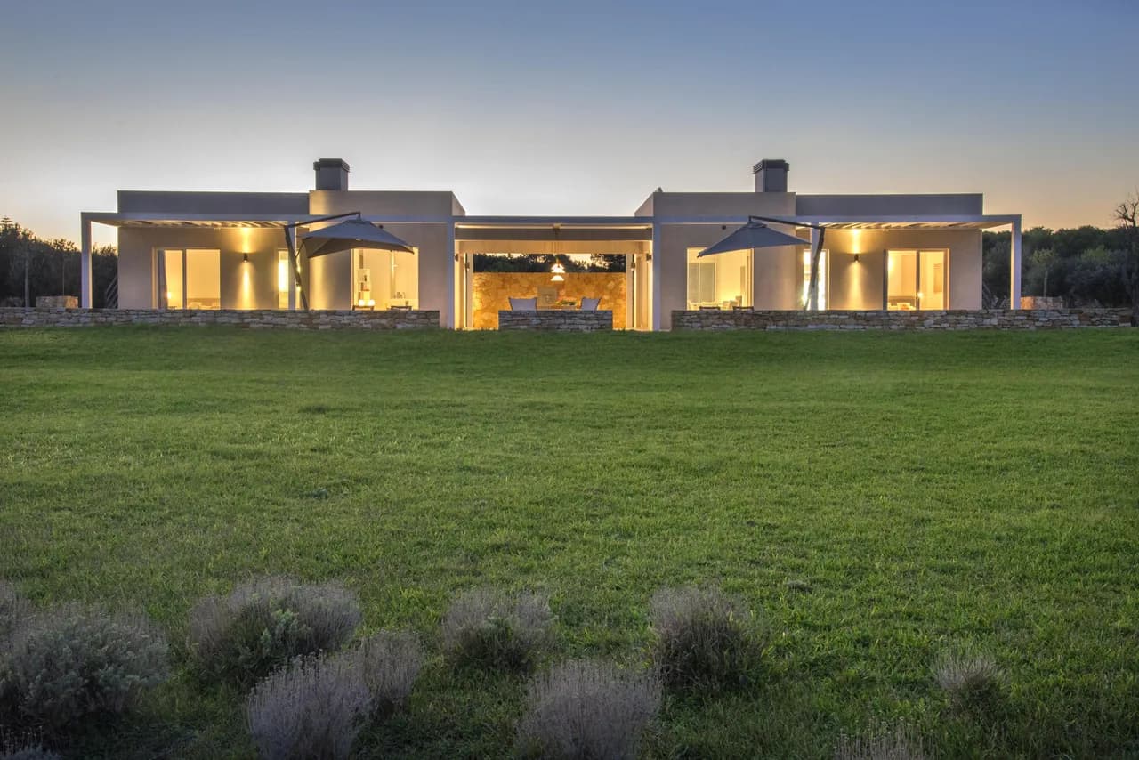 Modern Villa Built for Luxury photo 2