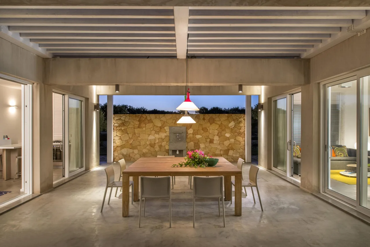 Modern Villa Built for Luxury photo 3